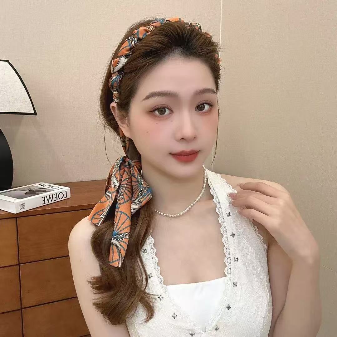 New Fabric Headband â Ethnic Style Braided Chain Hair Accessory with Flowing Ribbon
