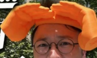 High Five the Sun | Hand-Shaped Funny Visor – Yellow Novelty Headband for Outdoor Sports, Party, Cosplay