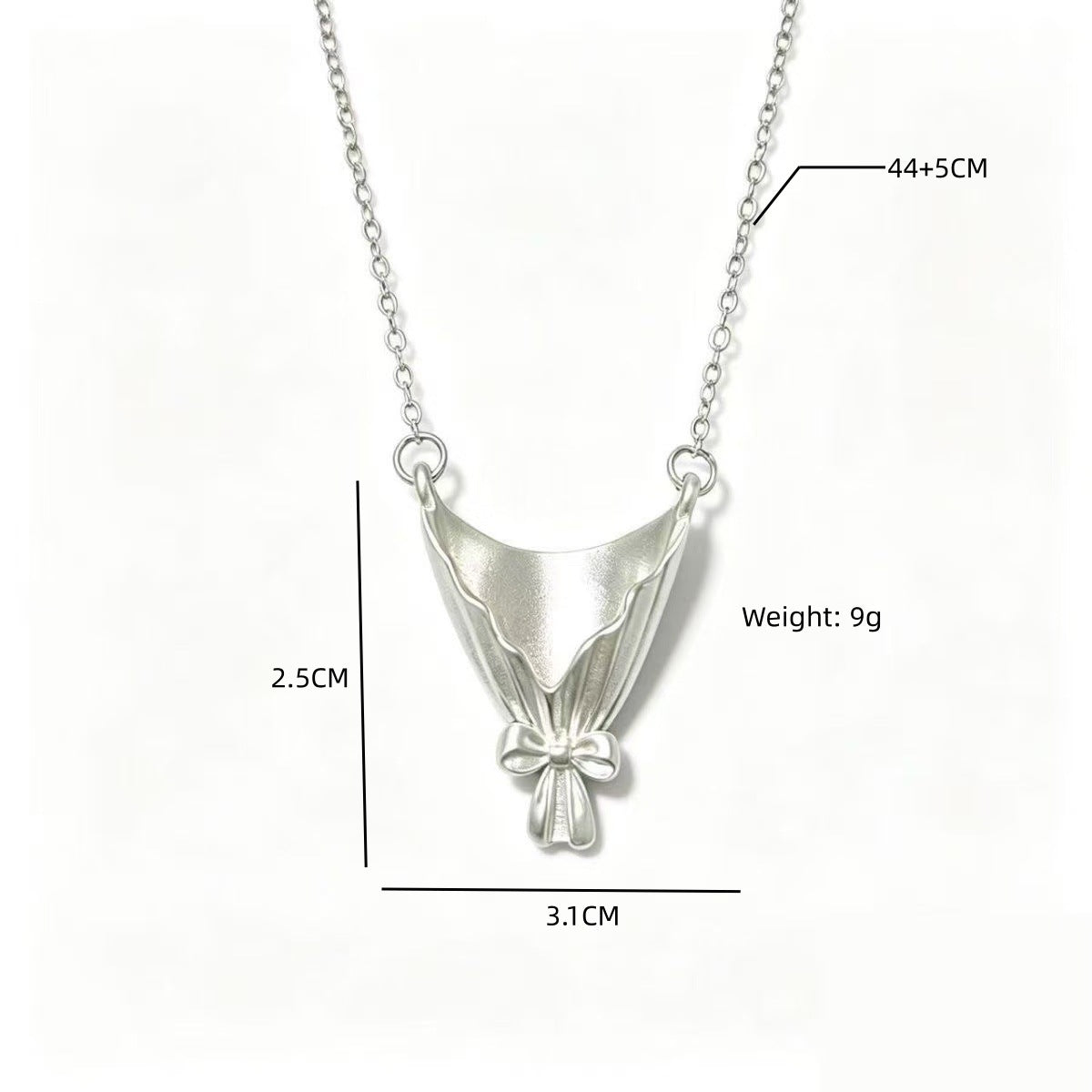 Creative Flower Vase Necklace: A Wearable Piece of Art